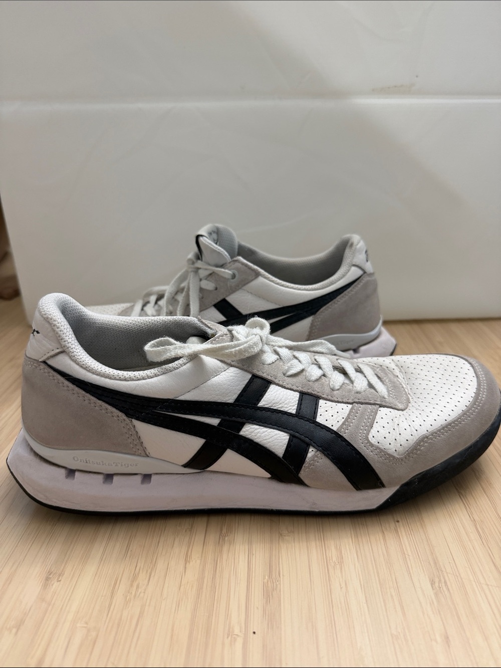 Onitsuka Tiger Ultimate 81 EX